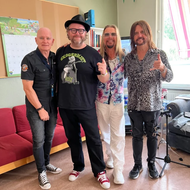 Roppongi Rocks boss Stefan Nilsson backstage at @skogsrojet today with @kensandin, @jakobsamuelsweden and @keemarcello.